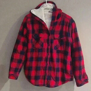 Boston Traders red black plaid button up Sherpa lined shacket women's medium‎